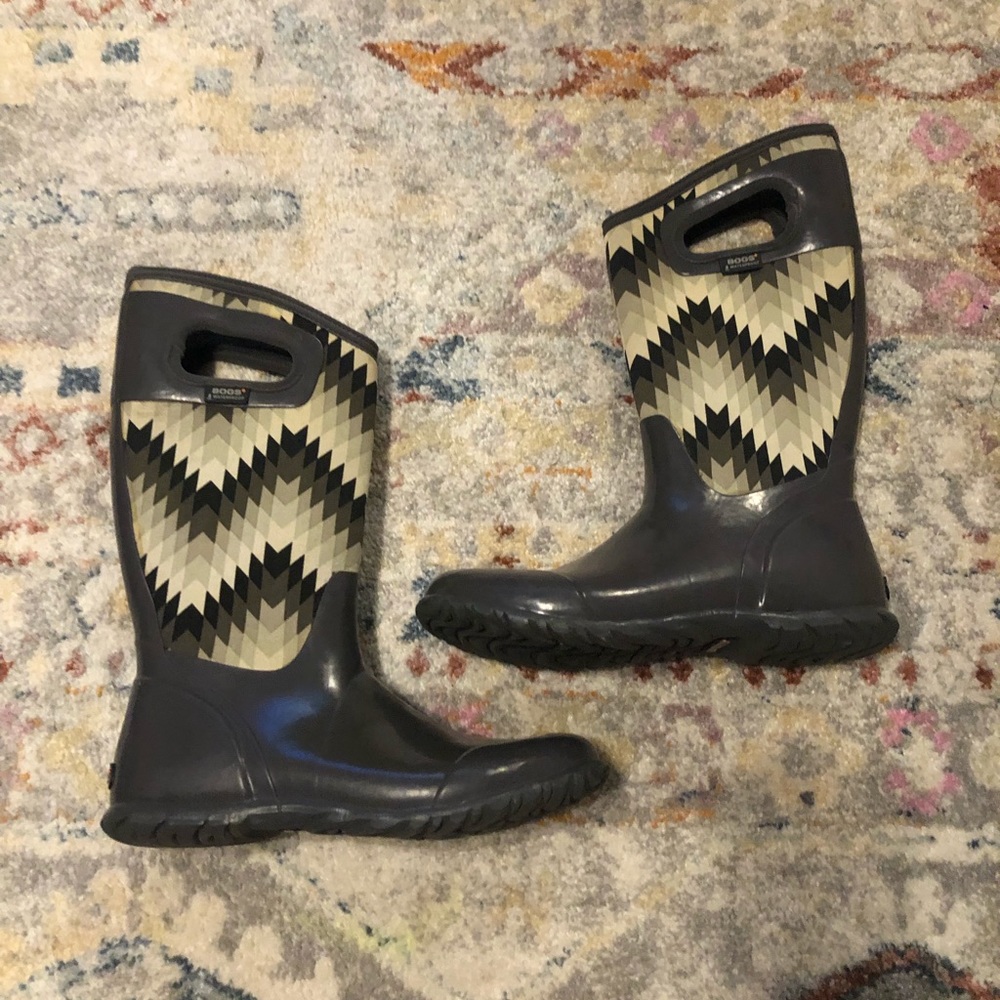 COPY - BOGS waterproof boots- Aztec Design